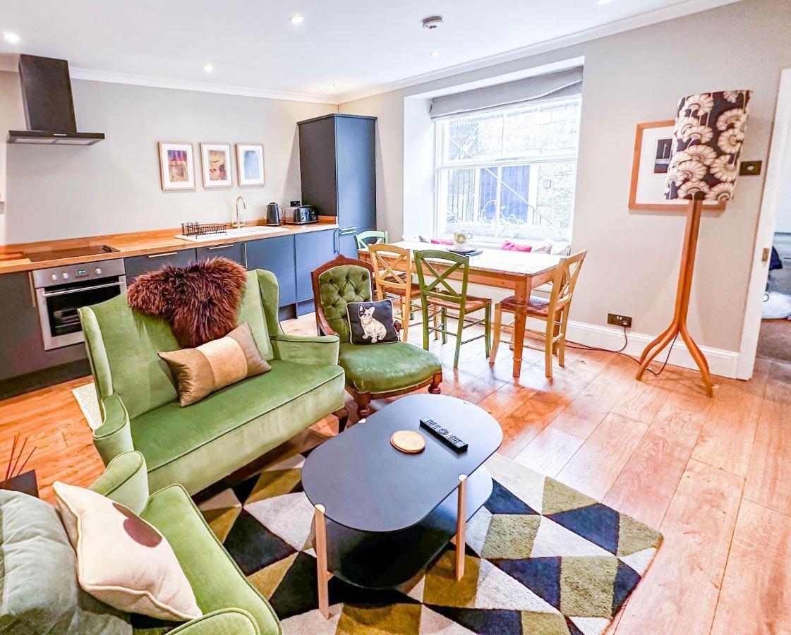 Unique 2 Bed In The Heart Of Bath With Parking Leilighet Eksteriør bilde