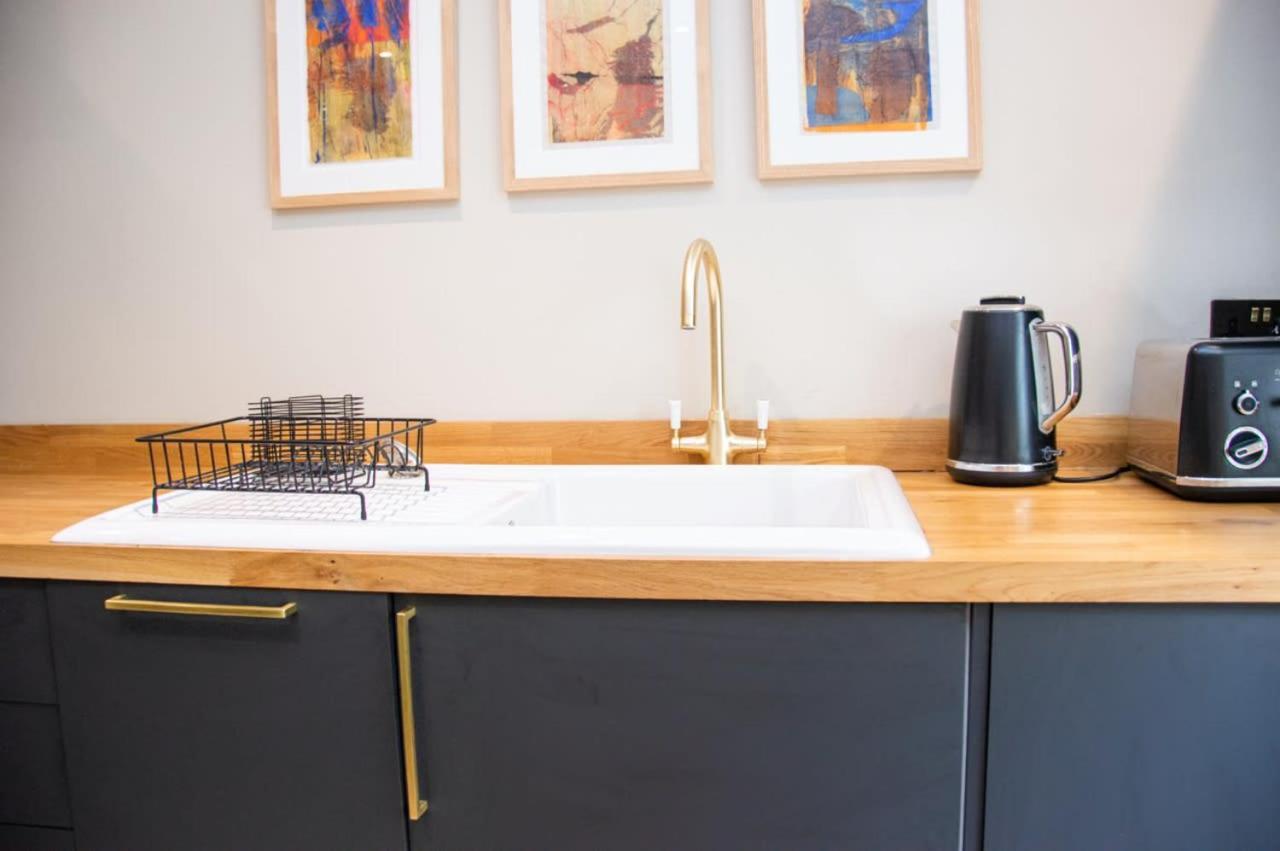 Unique 2 Bed In The Heart Of Bath With Parking Leilighet Eksteriør bilde
