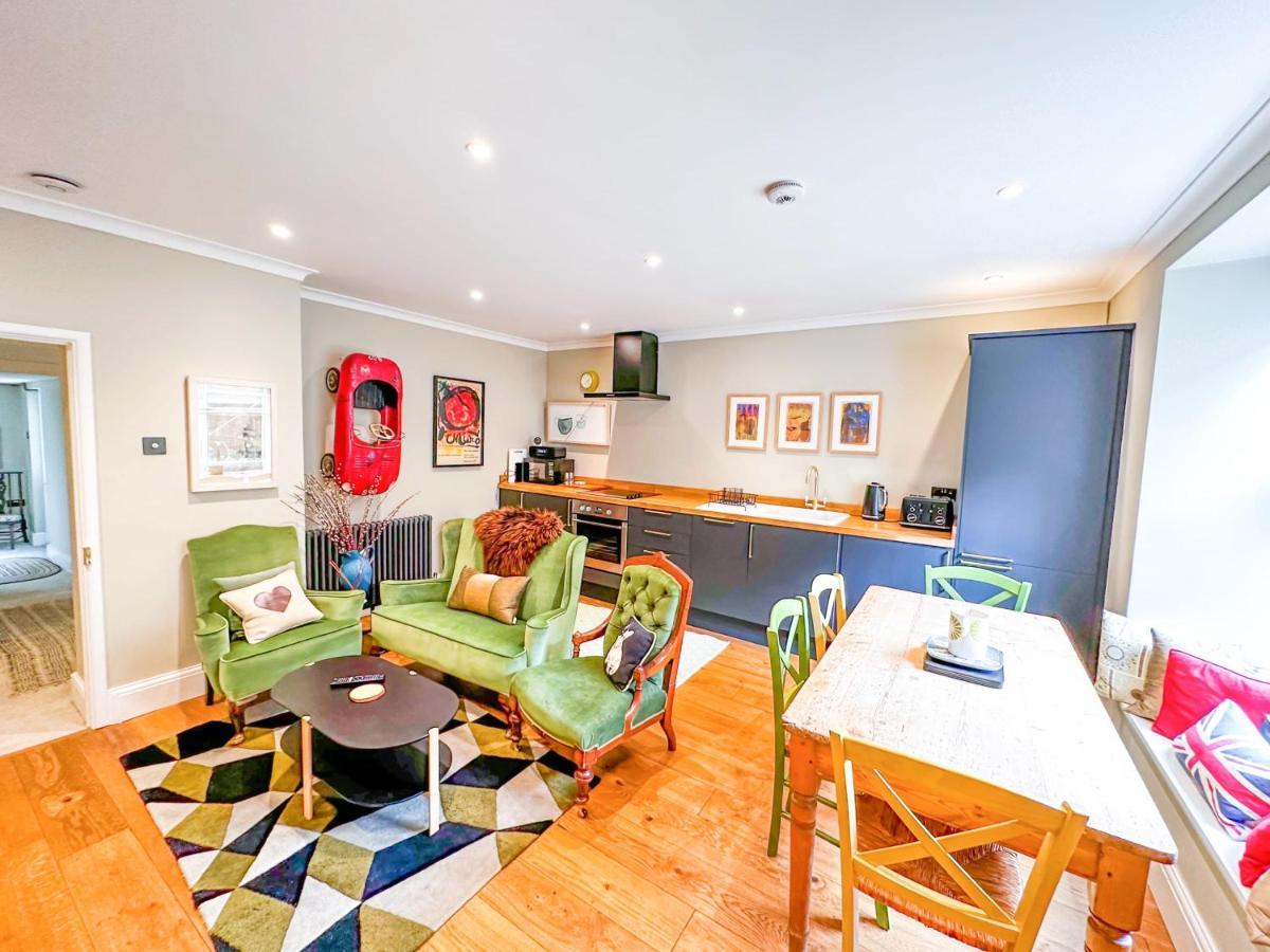 Unique 2 Bed In The Heart Of Bath With Parking Leilighet Eksteriør bilde