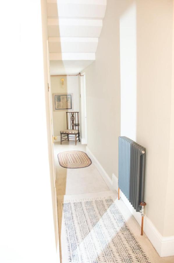 Unique 2 Bed In The Heart Of Bath With Parking Leilighet Eksteriør bilde