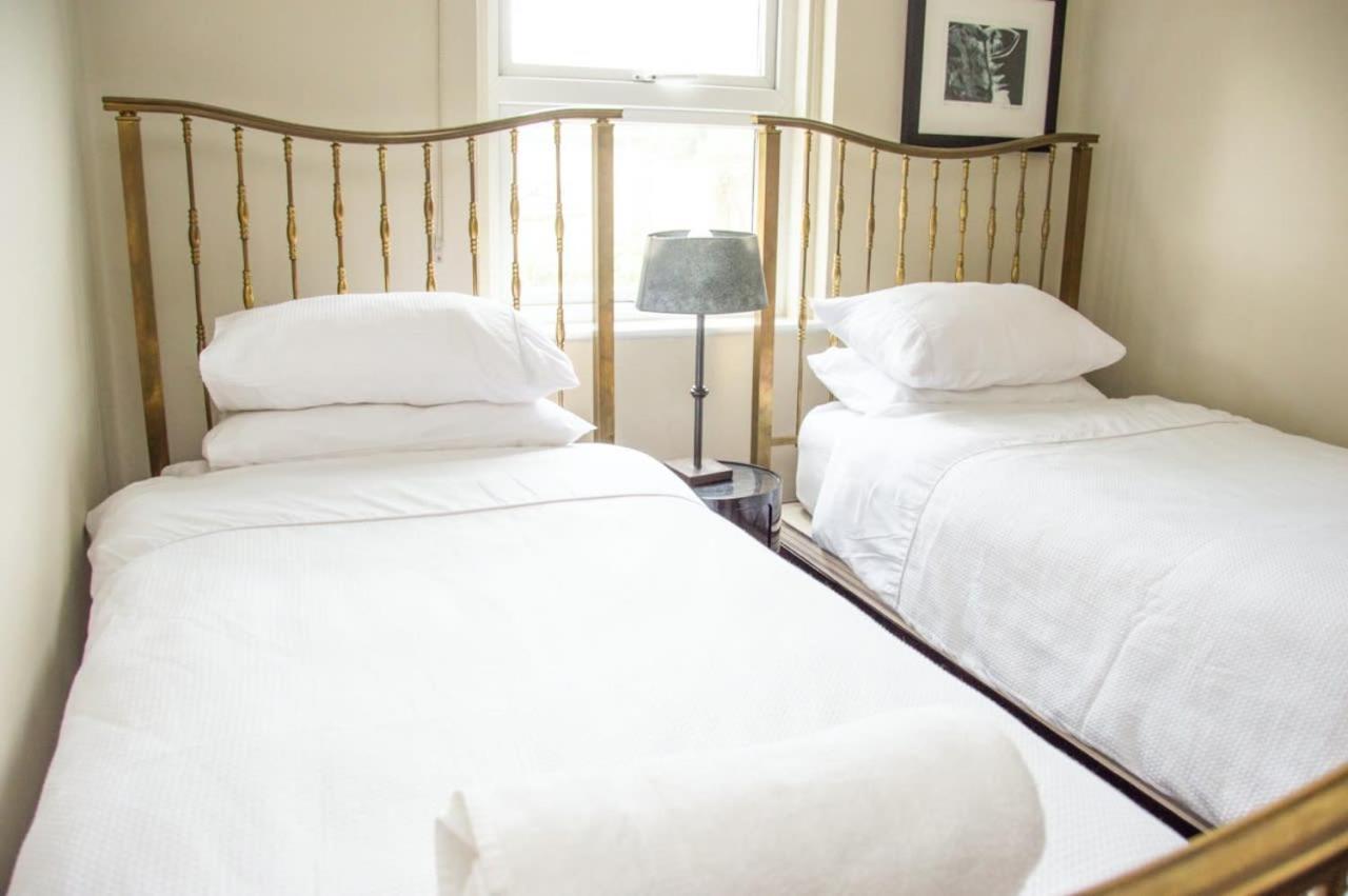 Unique 2 Bed In The Heart Of Bath With Parking Leilighet Eksteriør bilde